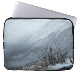 Tyst snöig stig Bergslandskap Laptop Fodral
