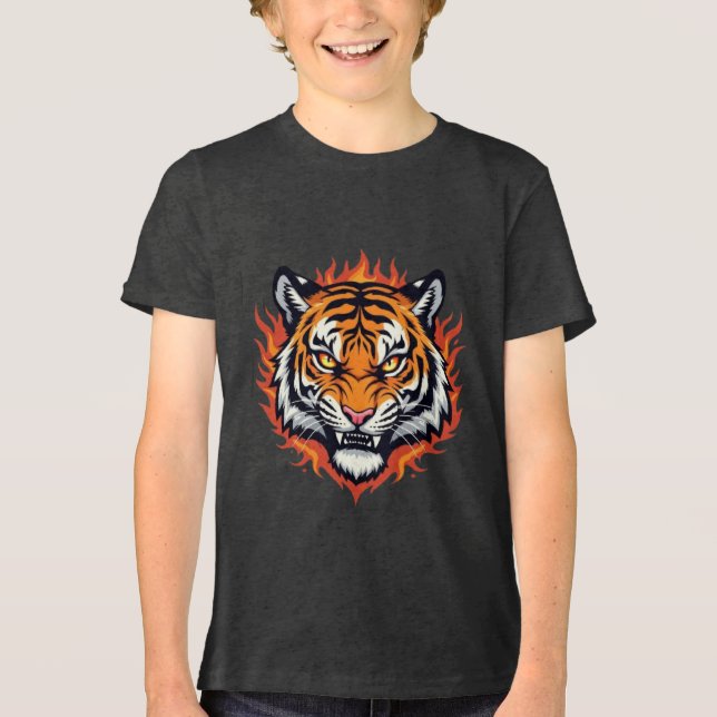 Tyst Tiger – Precision och Kraft T Shirt (Framsida)