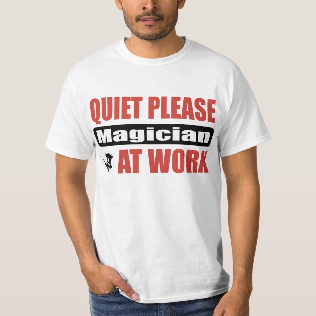 Tystnaden behar trollkarlen på arbete t shirt (Framsida)