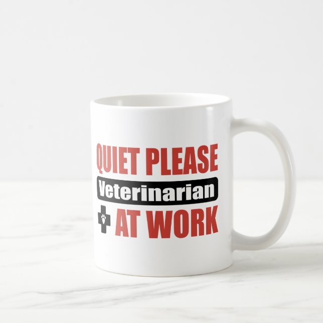 Tystnaden behar veterinären på arbete kaffemugg (Höger)