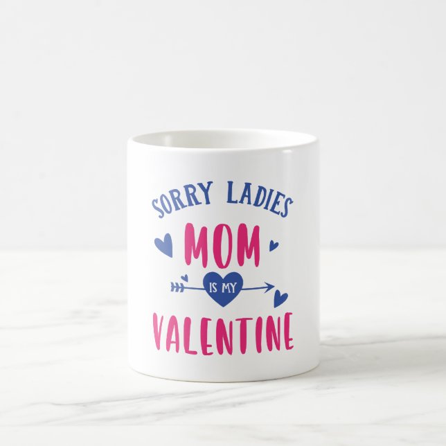 TYVÄRR DÄMMER MAMMA ÄR MIN ALLA HJÄRTANS DAG KAFFEMUGG (Center)