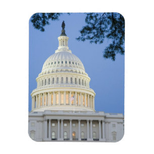 U.S. Capitol i skymningen, Washington D.C. (distri Magnet