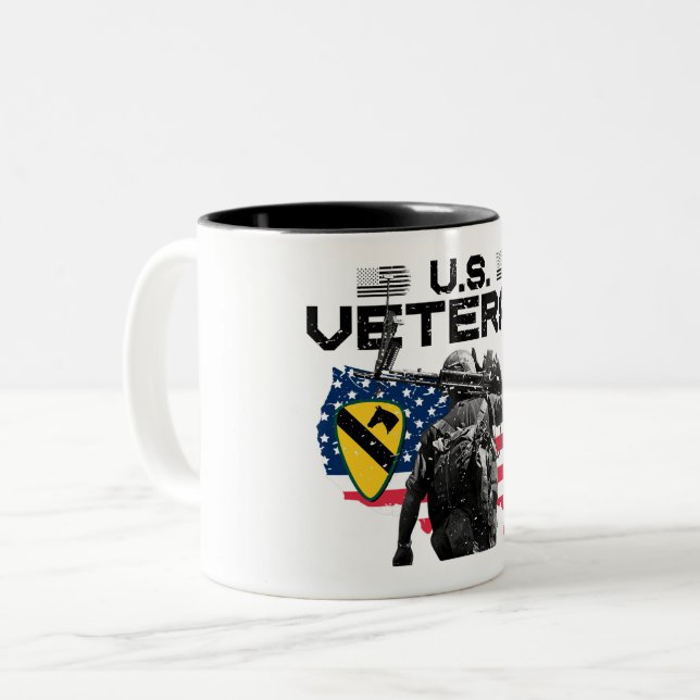 U.S. Veteran - 1st Cavalry Division Två-Tonad Mugg (Framsida vänster)