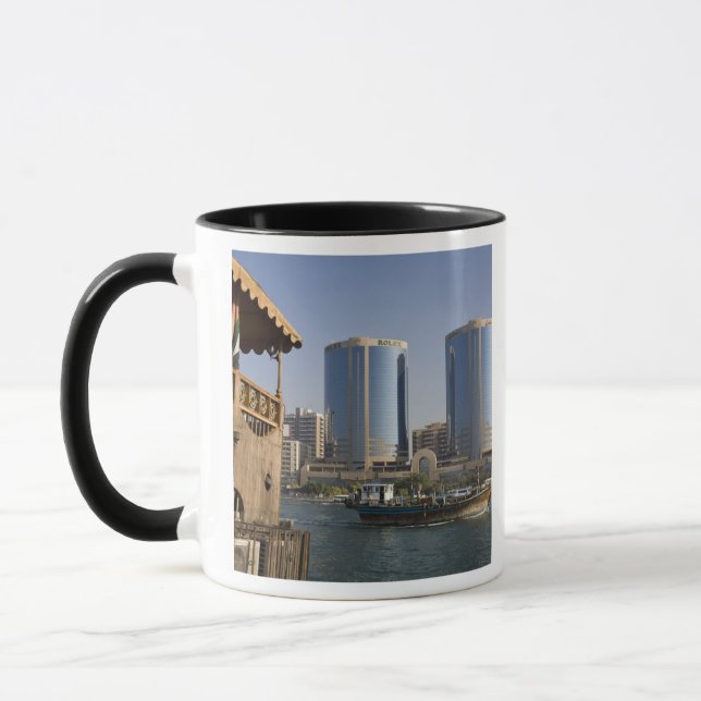 UAE, Dubai, Dubai Bäck. Dragningskanal Mugg (Vänster)