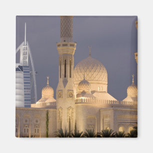 UAE, Dubai. Mosque på kvällen med Burj al Arab Magnet