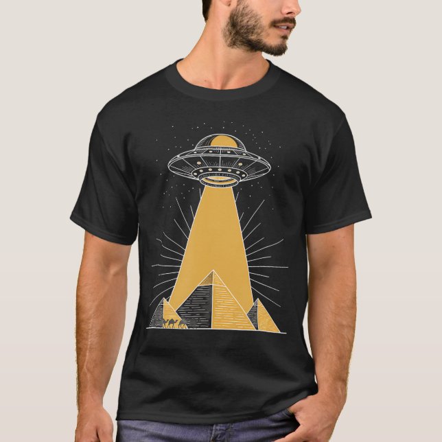 Ufo Abduction Pyramid Alien Beam Sci Fi Ufo T Shirt (Framsida)