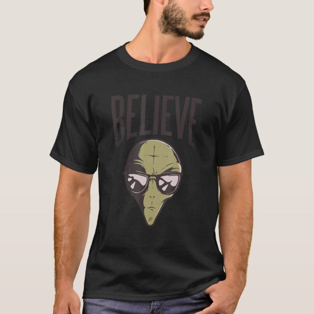 Ufo Alien Flies Saucer Alien Spaceship Fläkt T Shirt (Framsida)
