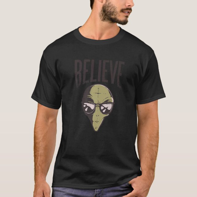 Ufo Alien Flies Saucer Alien Spaceship Fläkt T Shirt (Framsida)