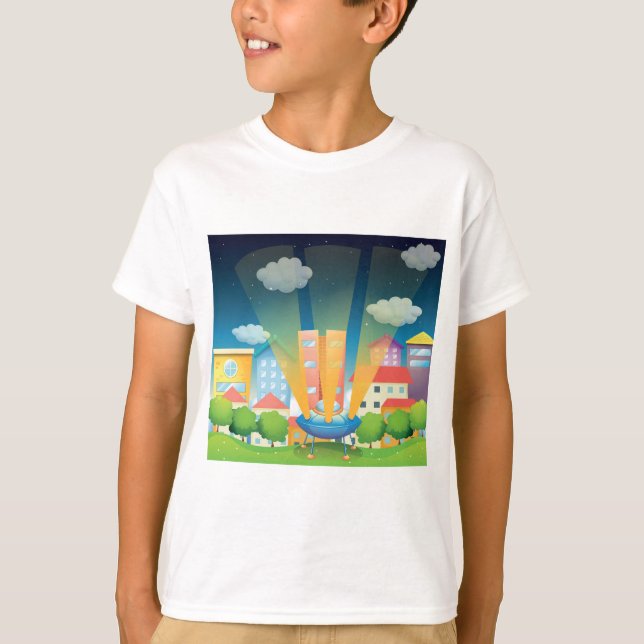 UFO Landing in a Bright City Night Scene T Shirt (Framsida)