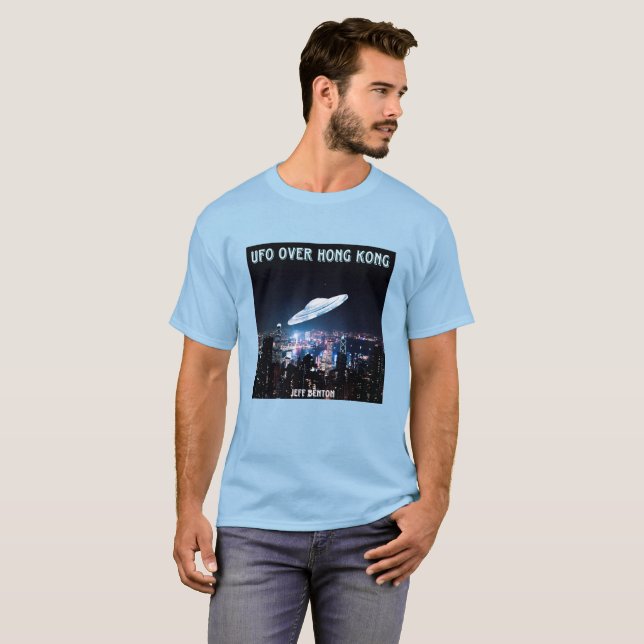 UFO ÖVER HONGKONG Fläkt T-Shirt (Hel framsida)