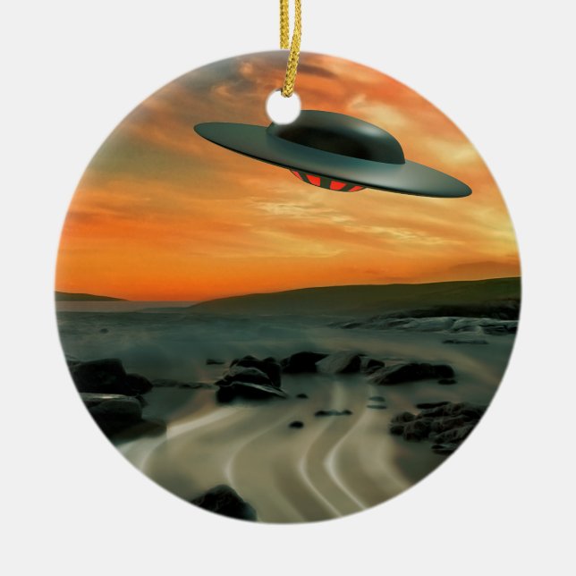UFO över kusten Julgransprydnad Keramik (Framsidan)