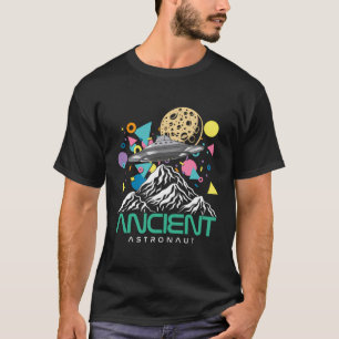 Ufo Planets - underliga astronaut-bergen T Shirt