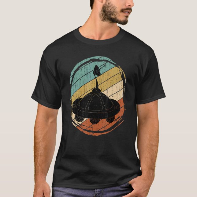 Ufo Unidentified Flied Object Sci Fi Retro Ufo T Shirt (Framsida)