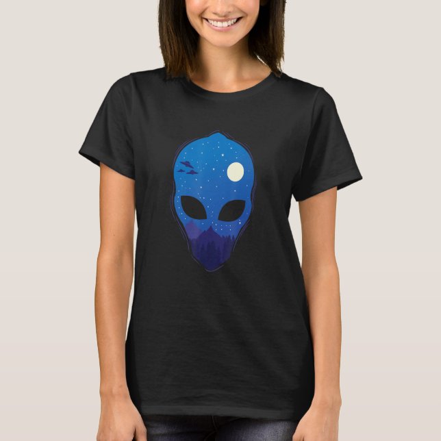 Ufos at Night in Alien Head T Shirt (Framsida)