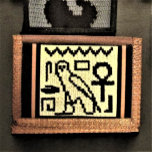 Uggla Ankh Vatten Hieroglyph Artisan Crochet Print<br><div class="desc">Bild som skrivs ut på trefaldig plånbok kommer från ett foto av en originaltapestoftvägg som hänger designad handgjord och Copyright © av publicerad designer Delores Chamblin. Bild i den unika,  handgjorda skapelsen med egyptiska uggla,  ankh,  vatten och andra urgamla hieroglyfer återges på skylten.</div>