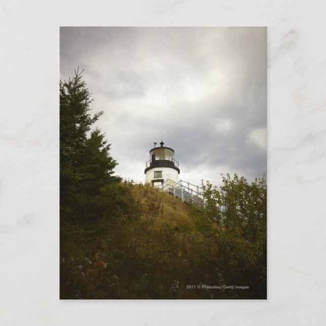 Uggla Head Lighthouse på en Cloudy Day Vykort (Framsida)