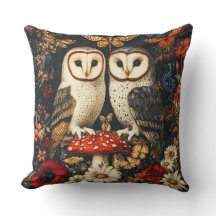 Uggla, Månader och svampar