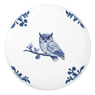 Uggla med Delft Blue och White Corner Flourish Knopp