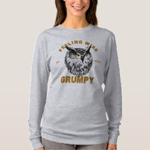 Uggla, med en känsla av vishet men mest grumlig t shirt