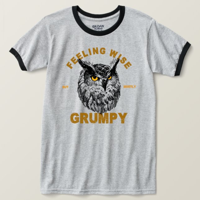 Uggla, med en känsla av vishet men mest grumlig t shirt (Design framsida)