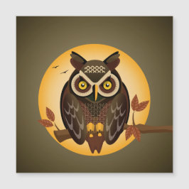 Uggla med stort öga sitta mot måne