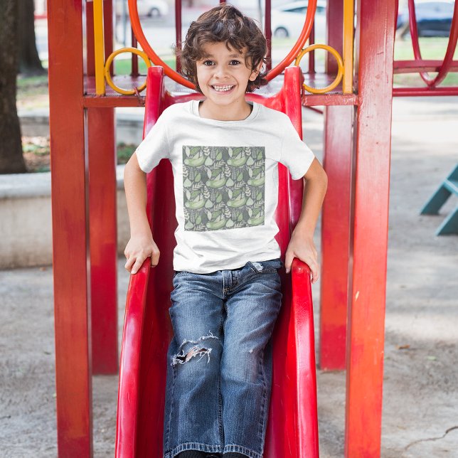 Uggla och natur T-Shirt (Skapare uppladdad)