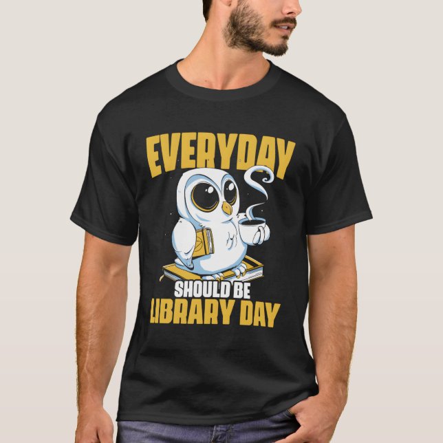 Uggla Reading Bok Librarian Bookworms T Shirt (Framsida)