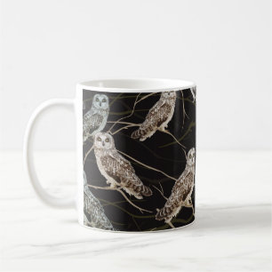 uggla sitta vid gren kaffemugg