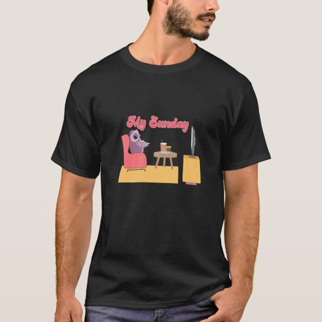 Uggla vid Soffa mitt Söndag T Shirt (Framsida)