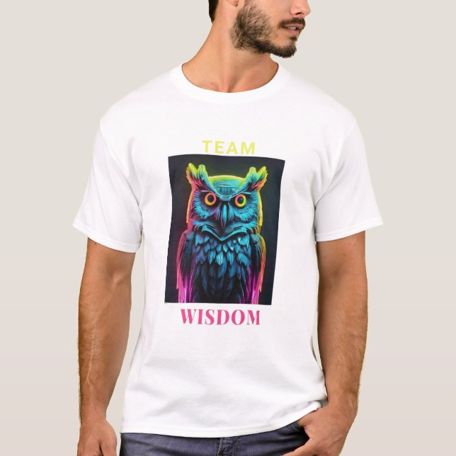 ’UGGLA WISDOM TEAM’ T SHIRT (Framsida)