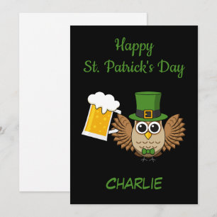 Ugglas drinkande öl St Patrick's Day Personlig Julkort