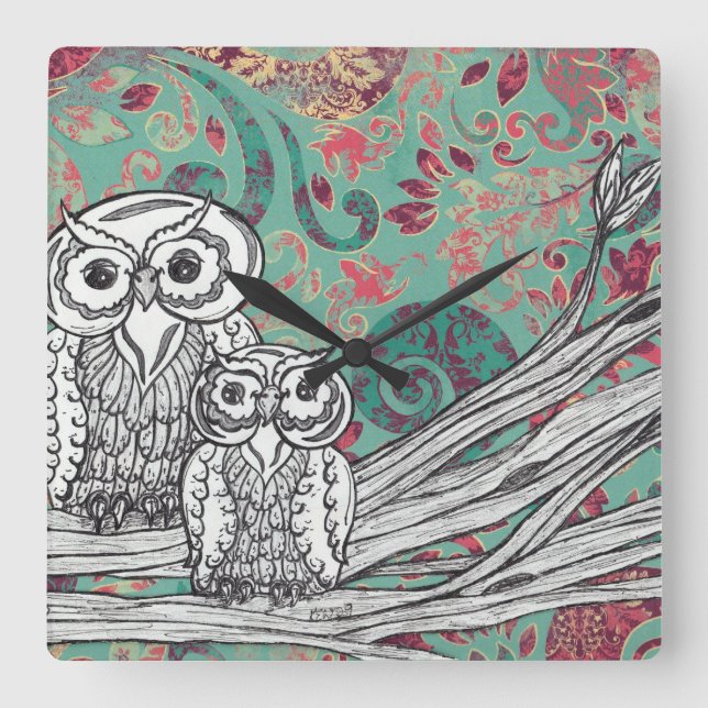 Ugglor 48 tar tid på fyrkantig klocka (Framsida)