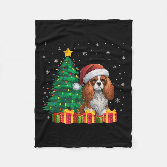 Ugly Cavalier Kung Charles Spain Santa Hat Julafto Fleecefilt (Framsidan)