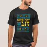 Ugly Hanukkah Sweater Lets Hämta Lit Menorah T Shirt<br><div class="desc">Ugly Hanukkah Sweater kan hämta Lit Menorah.</div>