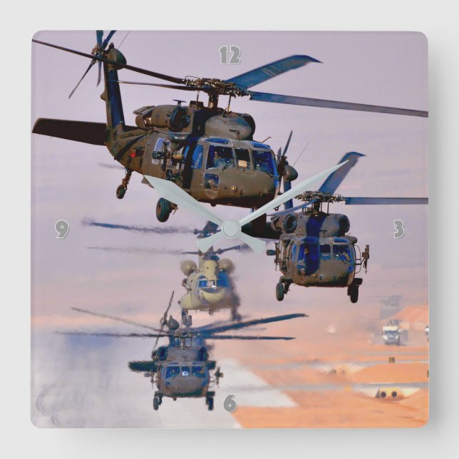 UH-60M SVART HAWK FYRKANTIG KLOCKA (Framsida)