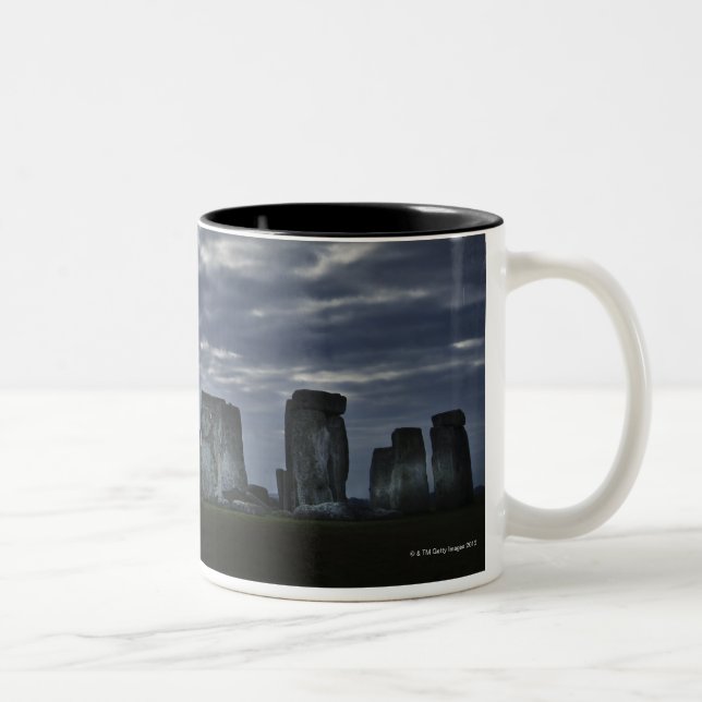 UK Stonehenge som är scenisk beskådar på gryning Två-Tonad Mugg (Höger)