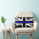 UK Thin Blue Line Union Jack Flagga Lumbarkudde<br><div class="desc">Denna design hedrar alla våra brittiska bröder och systrar på Thin Blue Line. Det vackra Union Jack är en symbol för pridet för alla människor i Förenade kungariket som  och skyddar våra samhällen och en kärleksfull hyllning till alla dem som har offrat.</div>