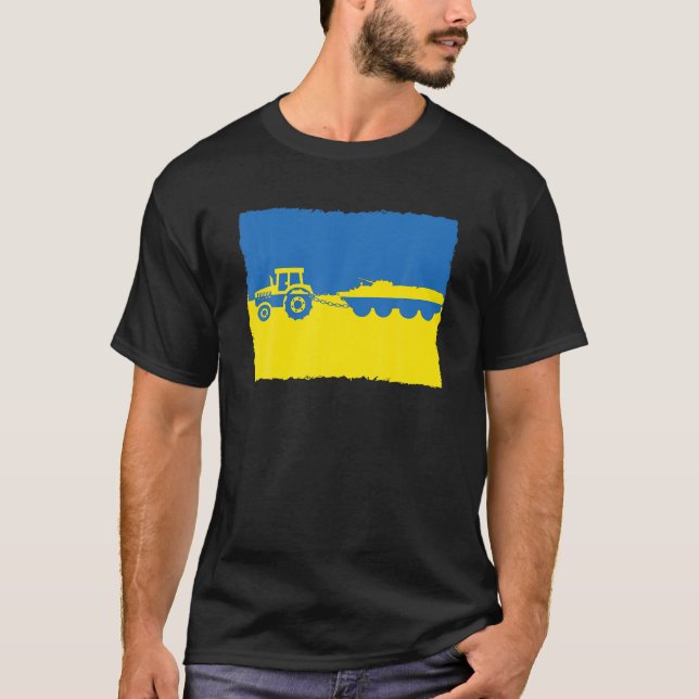 Ukraina Farmer Tractor Stealing A Russian Tank Rol T Shirt (Framsida)