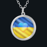 Ukraina Flagga Necklace Heart - Frihet Silverpläterat Halsband<br><div class="desc">Stödja Ukrainas Flagga Necklaces - Frihet - Fred - Flagga Ukraina - Tillsammans! Du kan också överföra Support Ukraina till över 1 000 Zazzle-produkter! Vi står med Ukraina!</div>