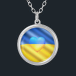 Ukraina Flagga Necklace Heart - Frihet Silverpläterat Halsband<br><div class="desc">Stödja Ukrainas Flagga Necklaces - Frihet - Fred - Flagga Ukraina - Tillsammans! Du kan också överföra Support Ukraina till över 1 000 Zazzle-produkter! Vi står med Ukraina!</div>