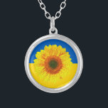 Ukraina Solros och ukrainsk Flagga / blomma Silverpläterat Halsband<br><div class="desc">Nekklace: Solrosmålning för ukrainska Flagga och Ukraina</div>