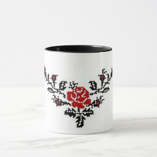 Ukrainsk mugg för Vyshyvanka röd rosbroderi (Center)