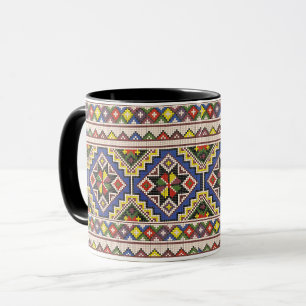 Ukrainsk traditionell vushuvanka-folkkonst. mugg