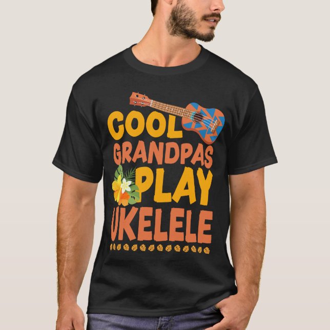 Ukulele Coola Grandpas Play Ukulele T Shirt (Framsida)
