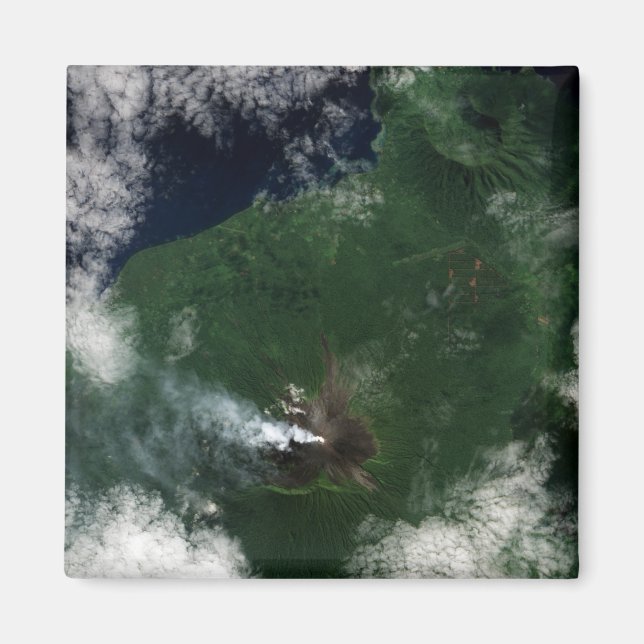 Ulawun Volcano från toppmötet i New Britain Magnet (Framsidan)