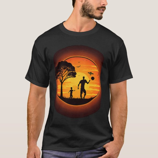 Ultimate Frisbee Fans Father and Son Playing Frisb T Shirt (Framsida)
