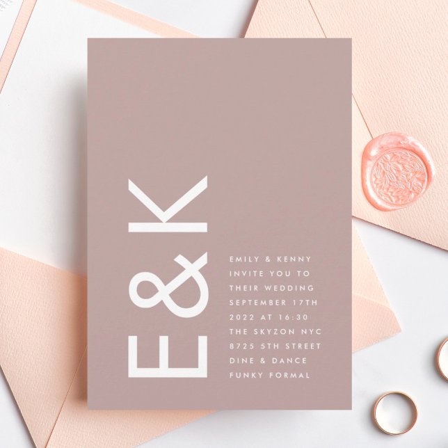 Ultra Modern Bold Big Monogram Taupe Wedding Inbjudningar (Skapare uppladdad)