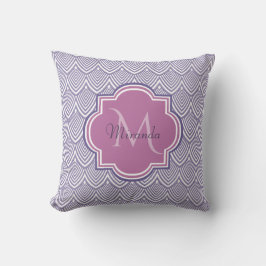 Ultra Violet Arched Scallops Orchid Monogram Namn Kudde