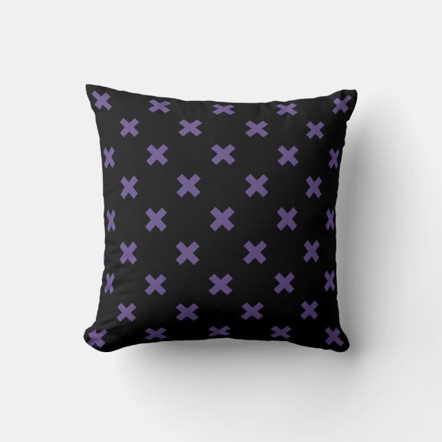 Ultra violet kor stygn på svart kudde (Framsida)
