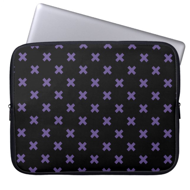 Ultra violet kor stygn på svart laptop fodral (Framsidan)